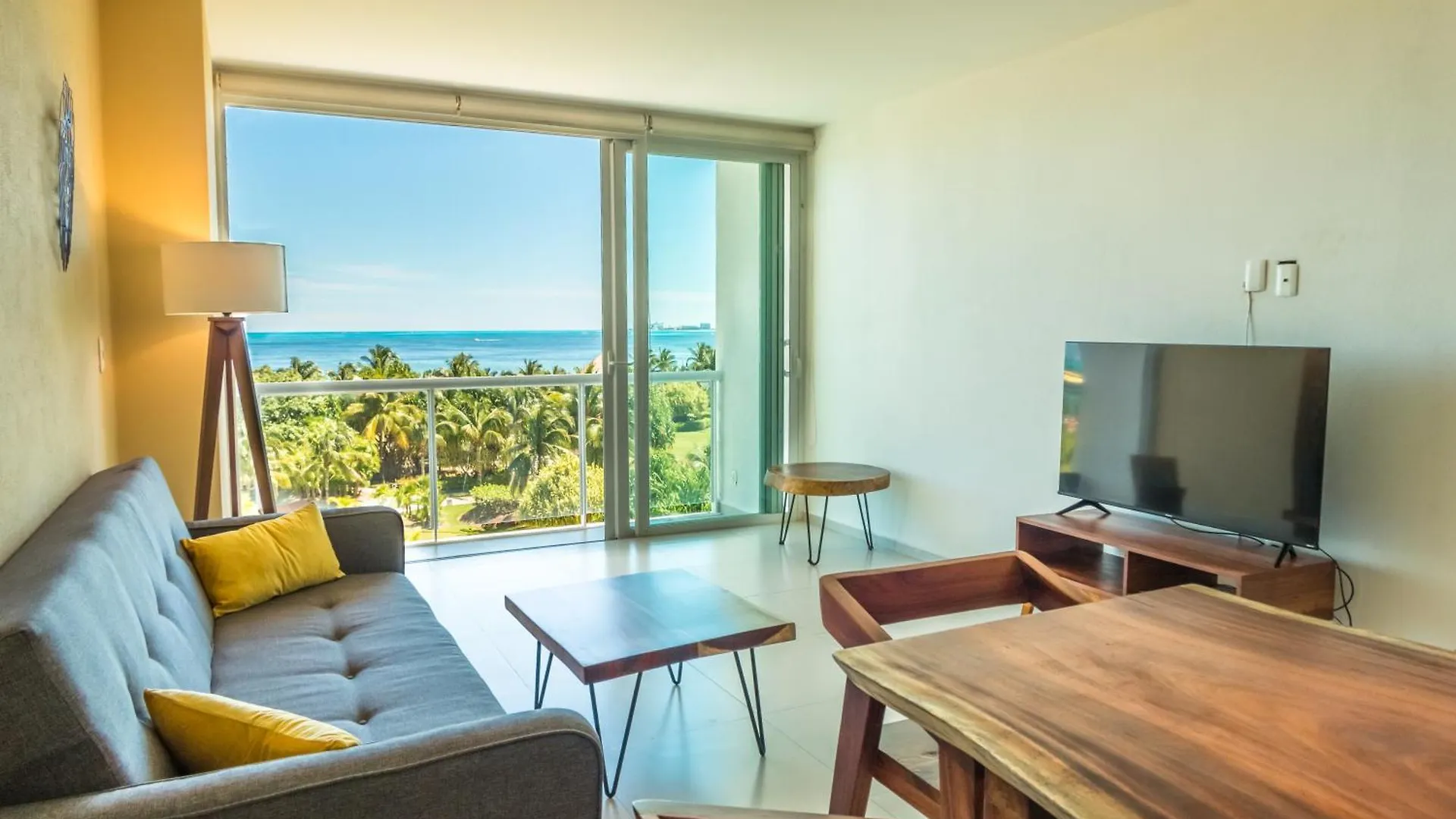 New Beachfront Luxury Apartments 칸쿤 멕시코