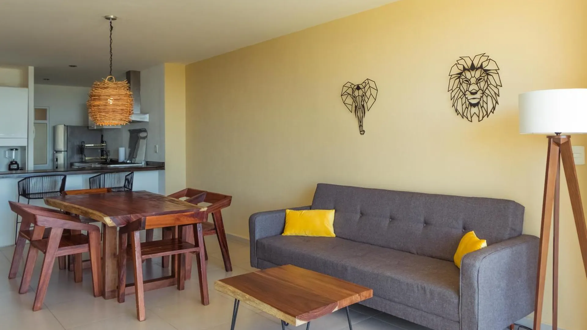 New Beachfront Luxury Apartments 칸쿤