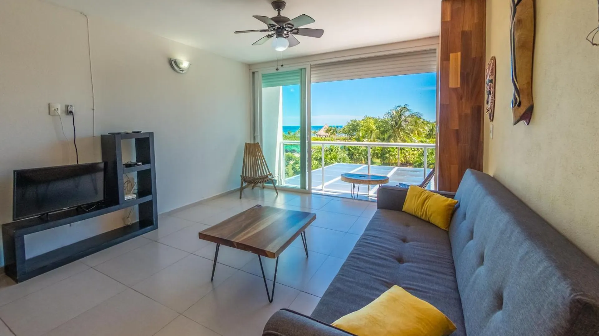New Beachfront Luxury Apartments 칸쿤