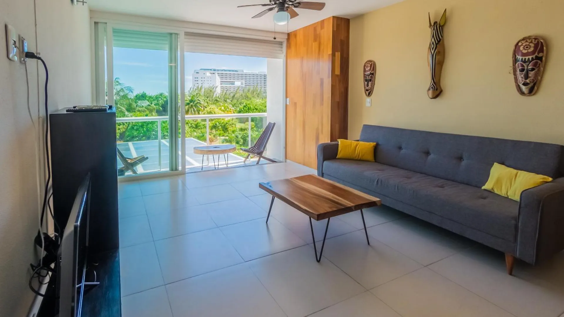 New Beachfront Luxury Apartments Cancún
