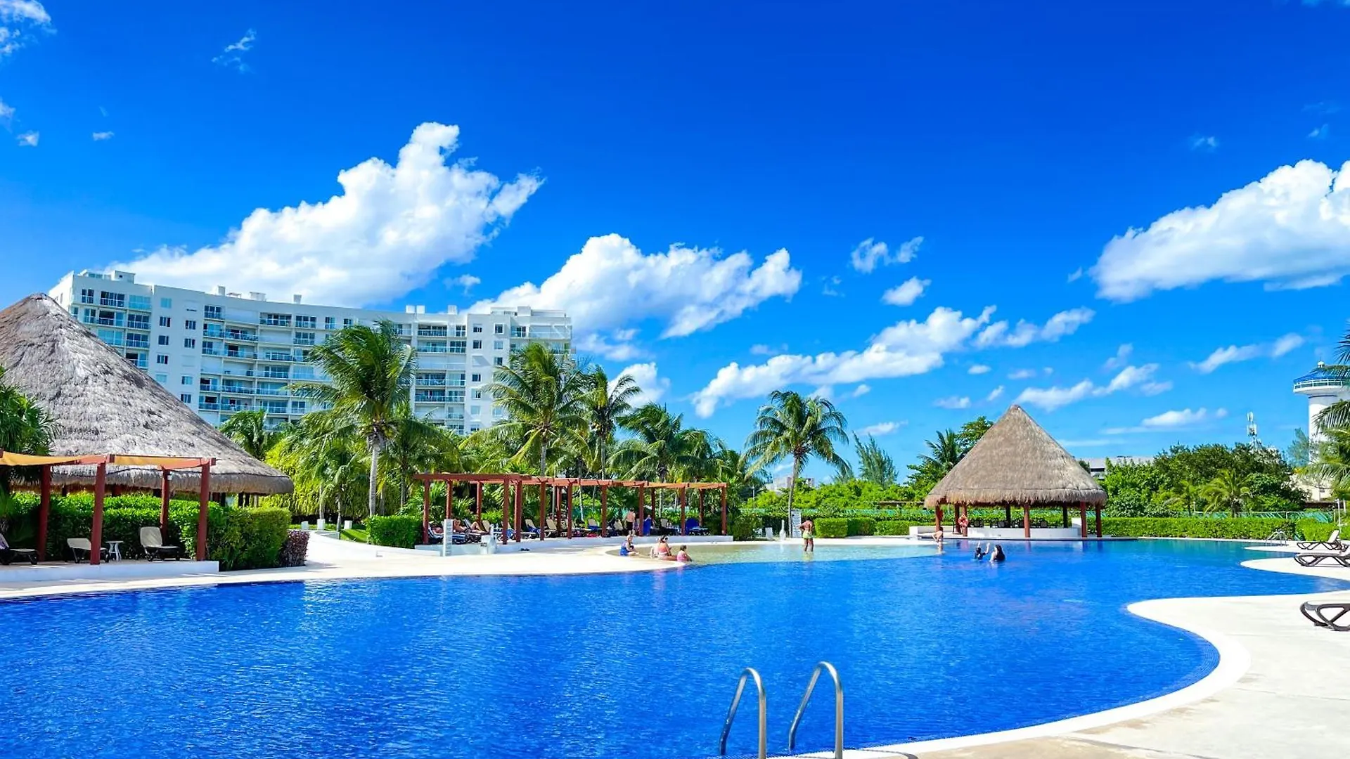 New Beachfront Luxury Apartments Cancún Mexikó