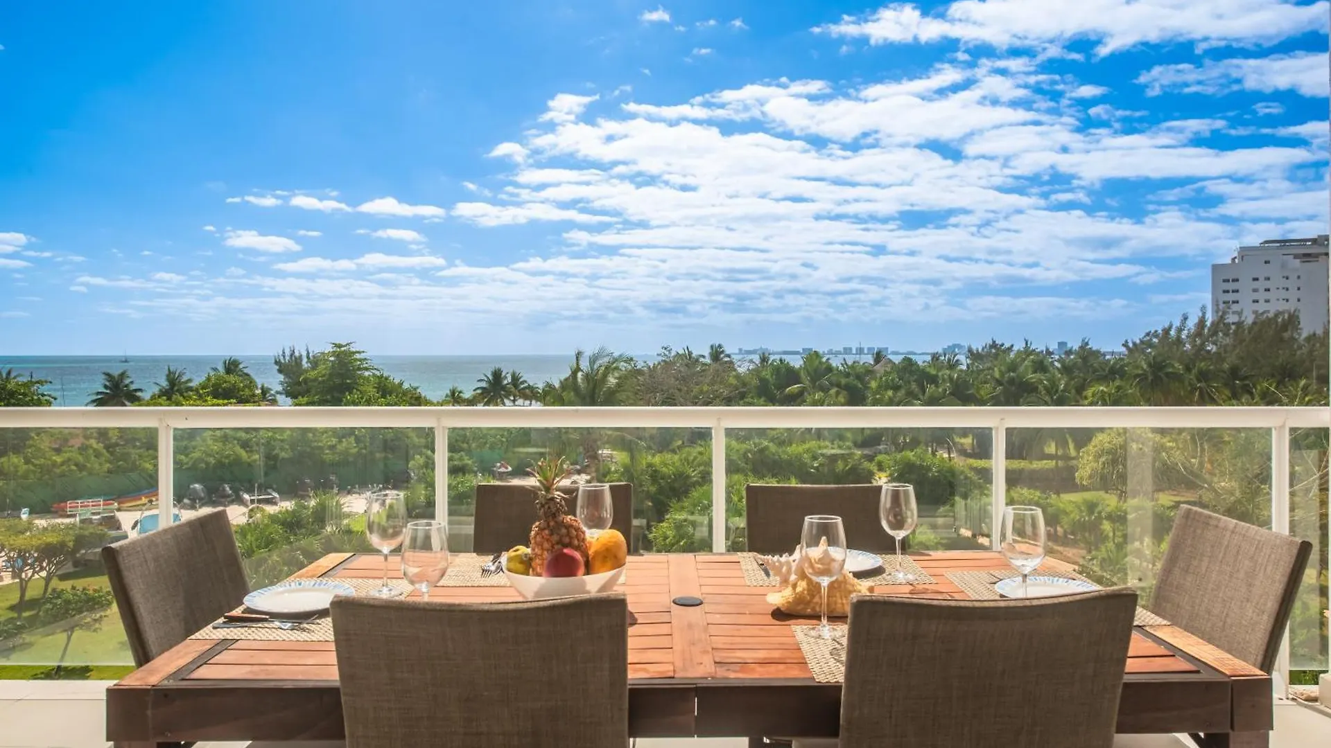 New Beachfront Luxury Apartments Cancún